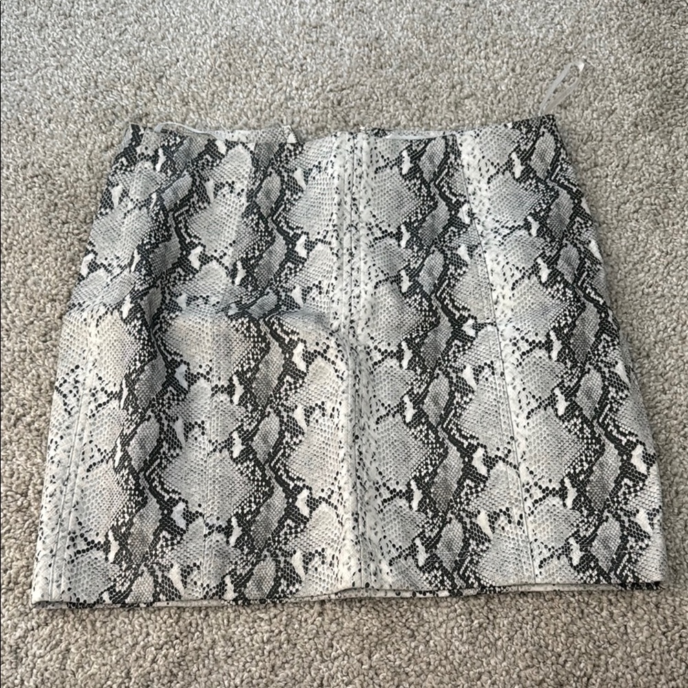 Stylish Snake Print Skirt